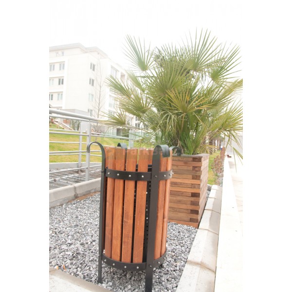 Perporje Çöp Kovası